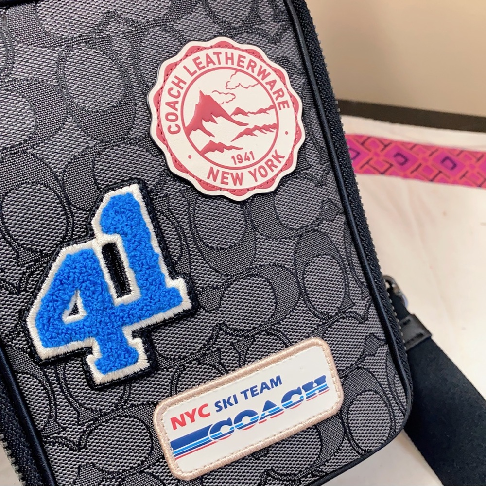 Coach Stanton Crossbody In Signature Jacquard With Ski Patches - Picture 5 of 11